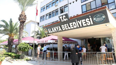 MHP’li Alanya Belediyesi’nden AKP'li ismin 60 projesine jet hızıyla onay