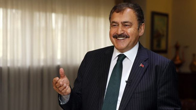 AKP'de günün incisi Erdoğan'ın en yakınındaki isimden geldi. Akaryakıt fiyatlarına yaptığı savunma ''Pes birader'' dedirtti