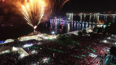 210 binlik şehre 2 buçuk milyon misafir geldi, adım atılacak yer kalmadı