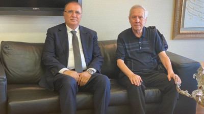 Aziz Yıldırım ortaya çıktı, görüntüsüyle şaşırttı