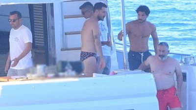 Cem Yılmaz, Uraz Kaygılaroğlu ve Kaan Yıldırım'ın tekne keyfi! Yeni kankalar Cennet Koyu'na demir attı