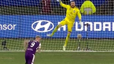 Avustralyalı kaleci dans ederek penaltı kurtardı, ülkesini Dünya Kupasına taşıdı