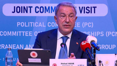 Bakan Akar küstah Yunan vekile cevap verirken söyledi. Yunan uçaklarının Datça Didim ve Dalaman'da anakaramızın üstünde uçtukları ortaya çıktı