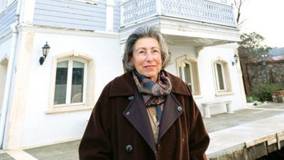 Erdal İnönü'nün eşi Sevinç İnönü'ye büyük ayıp. İnönü soyadına devletin kapısını kapattılar