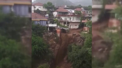 Aydın'da heyelan felaketi | Yollar ulaşıma kapandı