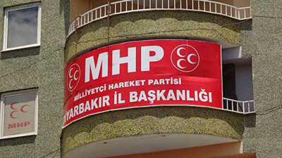Son dakika... MHP'ye Diyarbakır'da yapılan ihaleye fesat operasyonunda dün görevden alınan İl Başkanı Cihan Kayaalp tutuklandı