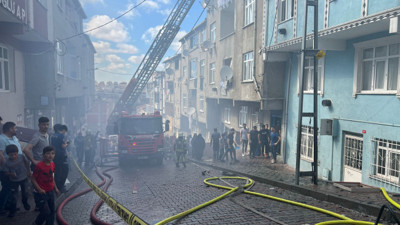 Arnavutköy'de çatı yangını