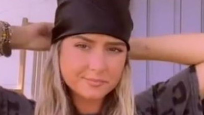 Doğum kontrol hapını bırakan ABD'li kadının saçları tutum tutam döküldü