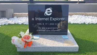 Bunu da gördük: Internet Explorer’a mezar taşı yaptılar. Fiyatı dudak uçuklattı