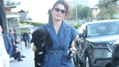 Köpeği ile restorana giden Burcu Özberk karşılaştığı tavırla şoke oldu