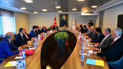 Akşener partisinin belediye başkanlarıyla buluştu