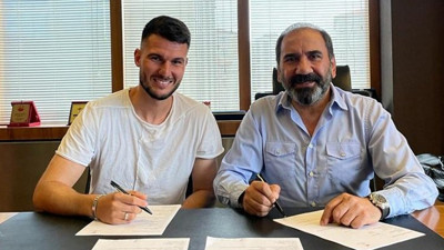 1 yıl sonra yeniden. Sivasspor Robin Yalçın'la sözleşme imzaladı