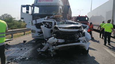 Silivri’de feci kaza! TIR, kamyon ve hafif ticari araç birbirine girdi: 5 yaralı