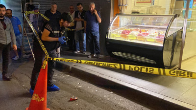 Kağıthane’de dondurmacıya silahlı saldırı: 1’i çocuk 2 yaralı