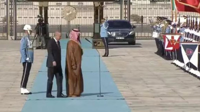 Prens Selman'ın selamına askerlerden cılız yanıt. ODA TV ortaya çıkardı. Saray çok kızmış olmalı