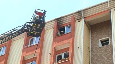 Kartal'da 6 katlı binada yangın