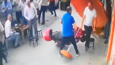 Gazla freni karıştırdı iki gün önce aldığı motosikletle çay ocağına daldı