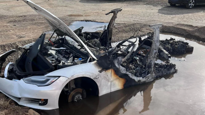 Hurdalıkta bekliyordu | Bir anda alev aldı