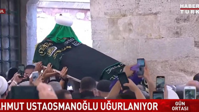 Mahmut Ustaosmanoğlu'nun cenaze töreninde Erdoğan’ın korumaları ile İsmailağa Cemaati mensupları arasında arbede yaşandı