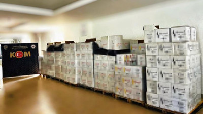 Antalya'da 5 bin 236 şişe sahte içki ele geçirildi