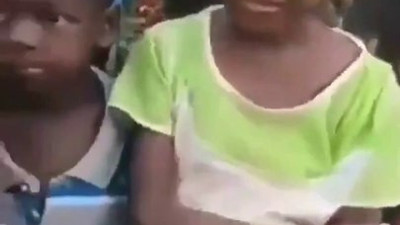 Elbisesi yırtık diye utanan bu çocuğun yaşadığı düzen değişmedikçe dünya değişmez