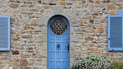 Ev kapısının boyası evin değerini nasıl arttırır? Bu renkleri seçerseniz eviniz 6500 dolar değerlenir