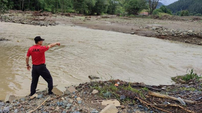 Selde kaybolan vatandaşı arama çalışmaları sürüyor
