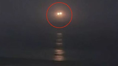 Şehirde UFO paniği. Gökyüzünde 5'i aynı anda belirdi. 1 saat boyunca insanları gözlemledi