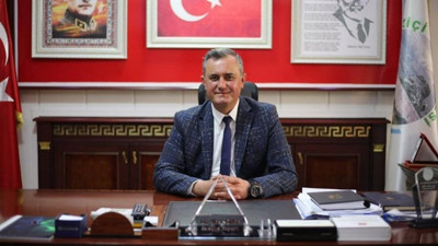 AKP'li Belediye Başkanı ilaçlama yapılmasını isteyen vatandaşı işinden ettirmekle tehdit etti. Mahalle kabadayısı gibi tehditler savruldu