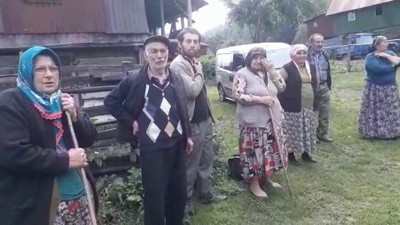 Gümeli Bölüklü yayla yolunda heyelan. 20 kişi yardım istedi