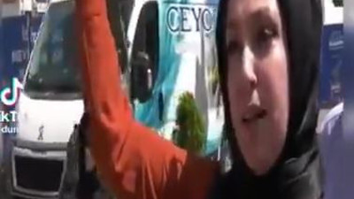 Sokak röportajında bir vatandaş ekonomiyi eleştiren gençleri böyle suçladı: Starbukslarda kahve selfiesi atıp mağazalarda alışveriş yapıyorlar