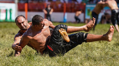 Kırkpınar'da dudak uçuklatan zeytinyağı fiyatı. Geçen seneye oranla yüzde 80 arttı