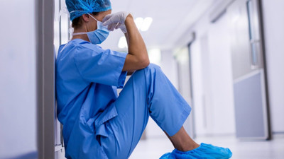 Sağlık çalışanı ameliyathanede kendini astı! Geçimsizlik nedeniyle mısır satıyordu