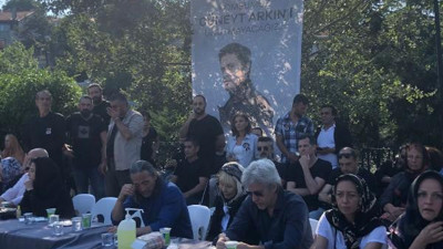 Cüneyt Arkın İçin Sanatçılar Parkı'ında Kuran-ı Kerim okutuldu