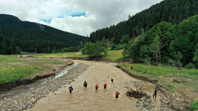 Kastamonu'daki selde kaybolan 2 kişiyi arama çalışmalarına ara verildi