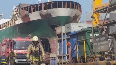 Tuzla'da gemide yangın