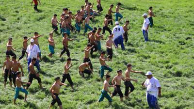 Tarihi Kırkpınar Yağlı Güreşleri'ne görkemli açılış