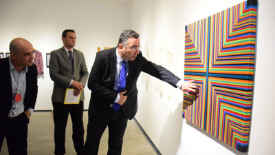 Genç Türk sanatçıların eserlerinin yer aldığı "Yakın Temas" sergisi