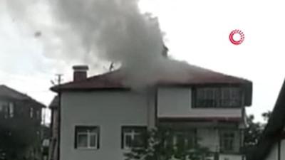 Ankara'da çatıya yıldırım düştü yangın çıktı