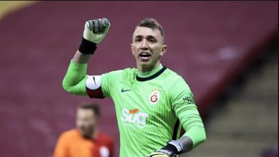 Muslera iddialara yanıt verdi. Transfer açıklaması
