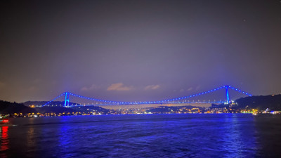 Denizcilik ve Kabotaj Bayramı için köprüler aydınlatıldı