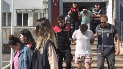 Kadınlara fuhuş yaptıranlar tutuklandı