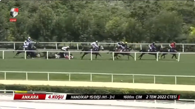 At yarışında inanılmaz kaza. Korkutan olay