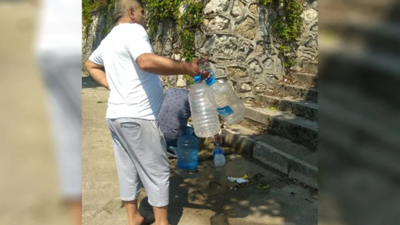 AKP'li belediye susuz bıraktı. Düzce’nin çilesi bitmiyor. Mahalle mahalle su için geziyorlar