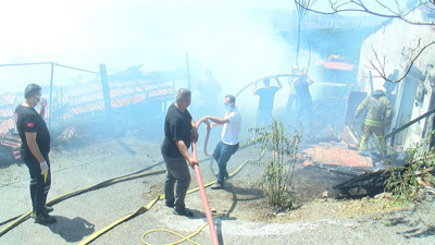 Maltepe'de gecekonduda yangın