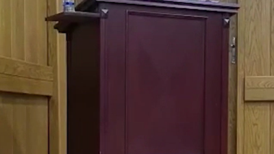 AKP'li Meclis Üyesinden AKP'li başkana: Akraba çeteniz kimi isterse belediyede o çalışıyor. Konuşmasını yarıda kestiler. İstifa edip geri dönmüştü