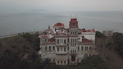 Caddebostan Sahili’ndeki ‘Perili Köşk’ 449 milyon liradan satışa çıkıyor