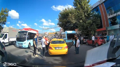 Pendik’te bir kadına şiddet uygulayan erkek çevredekiler tarafından dövüldü