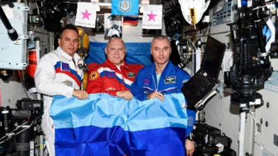 Rus kozmonotlar uzayda böyle poz verdi: Yeni bir tartışmanın fitili ateşlendi