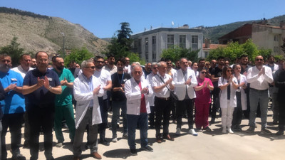 Tokat’ta doktorlar, sağlık çalışanları ve eczacılar eylem yaptı
